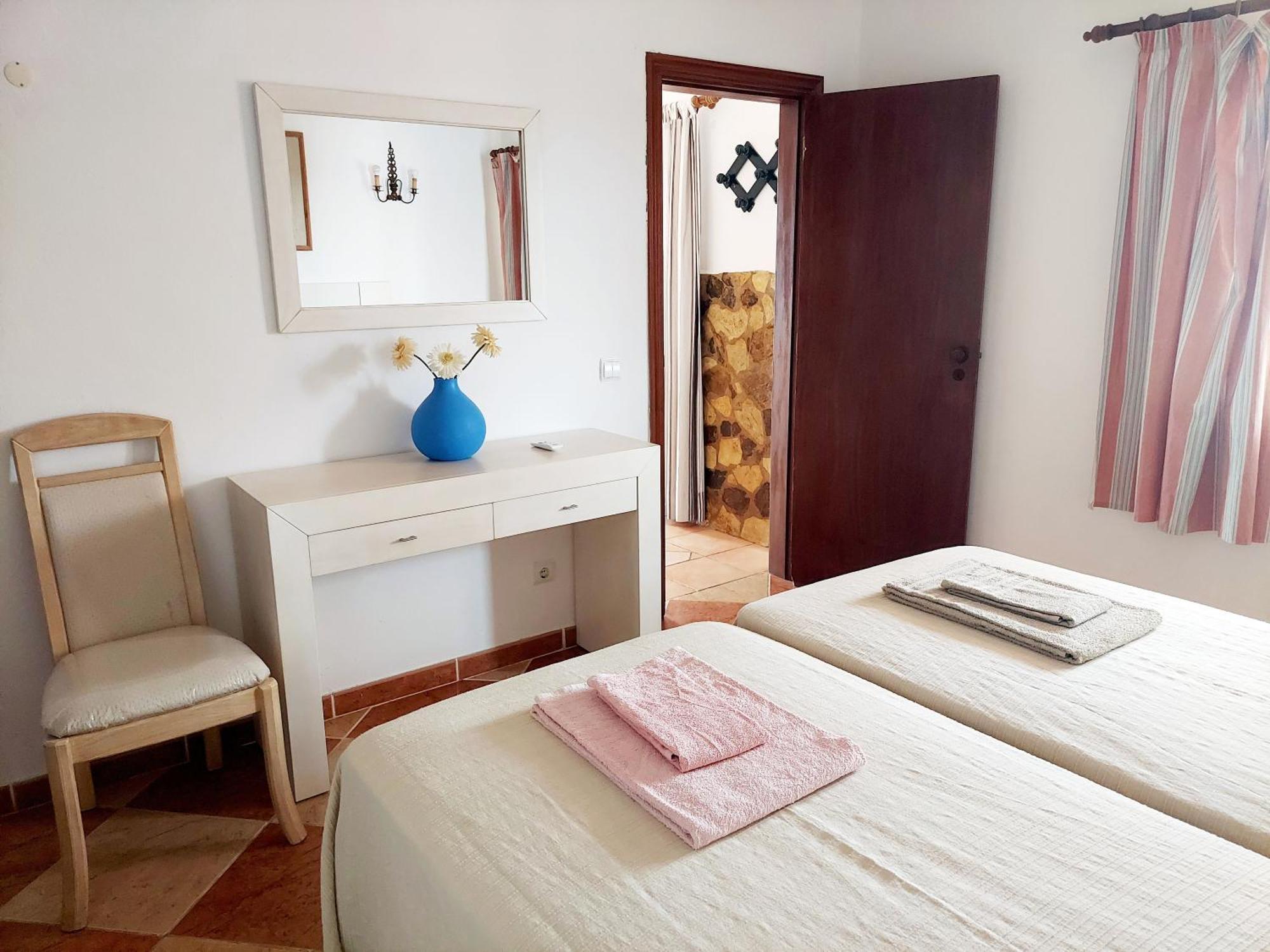 Vivenda Os Silvas Otel Odiáxere Oda fotoğraf